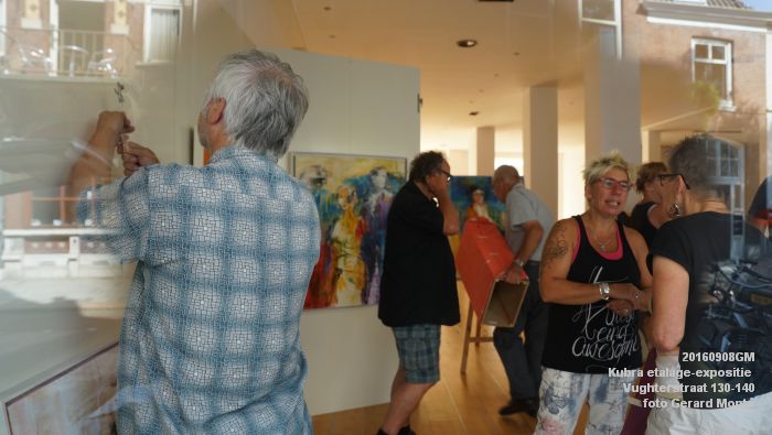 eDSC02102- stichting Kubra etalage-expositie vughterstraat 130-140 - 8september2016 - foto GerardMontE web eDSC02102- stichting Kubra etalage-expositie vughterstraat 130-140 - 8september2016 - foto GerardMontE web