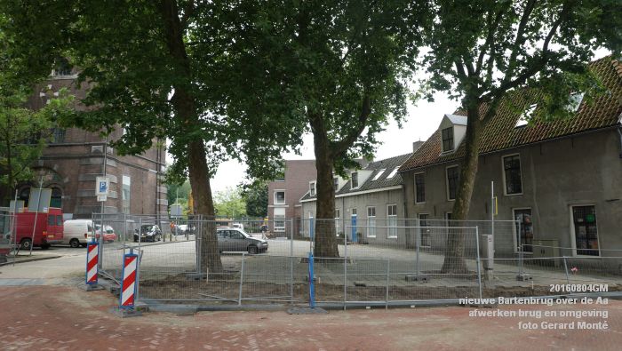 gDSC08993- werken aan een nieuwe Bartenbrug deel 2 - afwerken brug en omgeving - 4aug2016 - foto GerardMontE web gDSC08993- werken aan een nieuwe Bartenbrug deel 2 - afwerken brug en omgeving - 4aug2016 - foto GerardMontE web