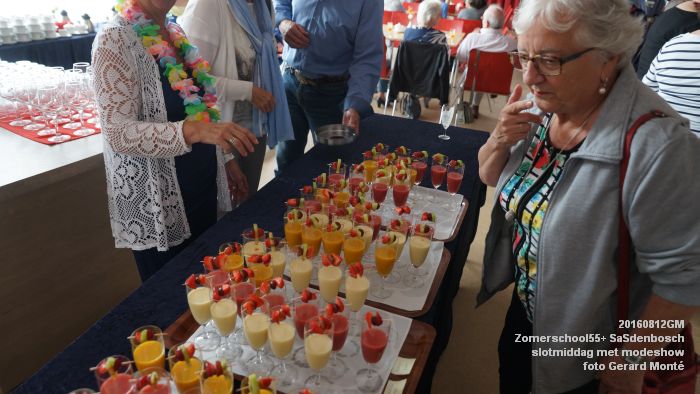 fDSC01128- Zomerschool55+ SaSdenbosch - slotmiddag met modeshow - 12aug2016 -  foto GerardMontE web