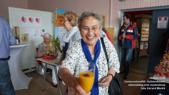 fDSC01133- Zomerschool55+ SaSdenbosch - slotmiddag met modeshow - 12aug2016 -  foto GerardMontE web