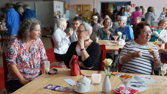 fDSC01143- Zomerschool55+ SaSdenbosch - slotmiddag met modeshow - 12aug2016 -  foto GerardMontE web
