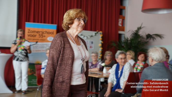 fDSC01212- Zomerschool55+ SaSdenbosch - slotmiddag met modeshow - 12aug2016 -  foto GerardMontE web
