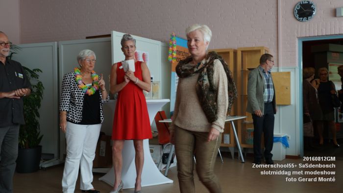 fDSC01213- Zomerschool55+ SaSdenbosch - slotmiddag met modeshow - 12aug2016 -  foto GerardMontE web