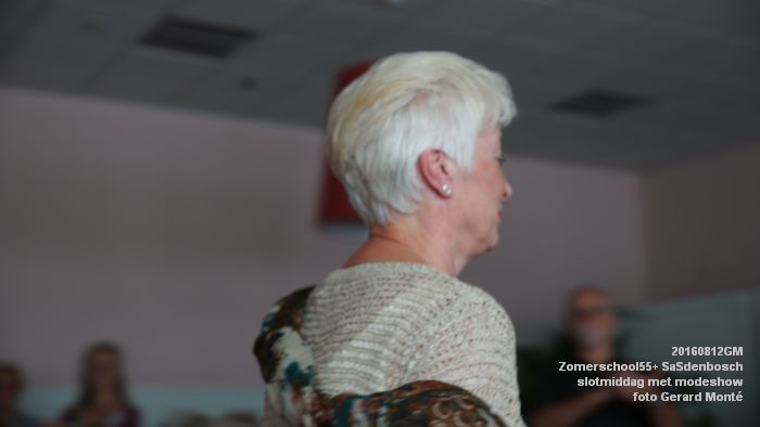 fDSC01217- Zomerschool55+ SaSdenbosch - slotmiddag met modeshow - 12aug2016 -  foto GerardMontE web