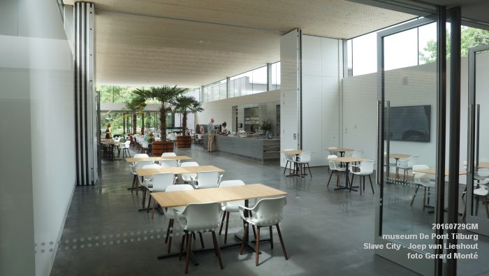 DSC08213- museum De Pont Tilburg - Slave City van Joep van Lieshout - 29juli2016 -  foto GerardMontE web