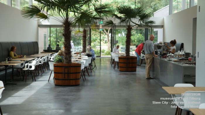 DSC08214- museum De Pont Tilburg - Slave City van Joep van Lieshout - 29juli2016 -  foto GerardMontE web