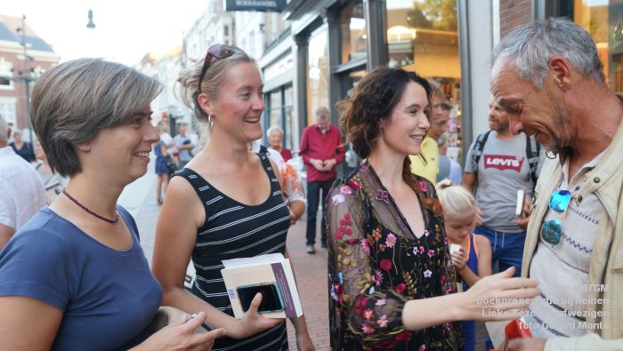 DSC02011- boekpresentatie bij Heinen - Lieke Kezer De afwezigen - 7september2016 - foto GerardMontE web DSC02011- boekpresentatie bij Heinen - Lieke Kezer De afwezigen - 7september2016 - foto GerardMontE web