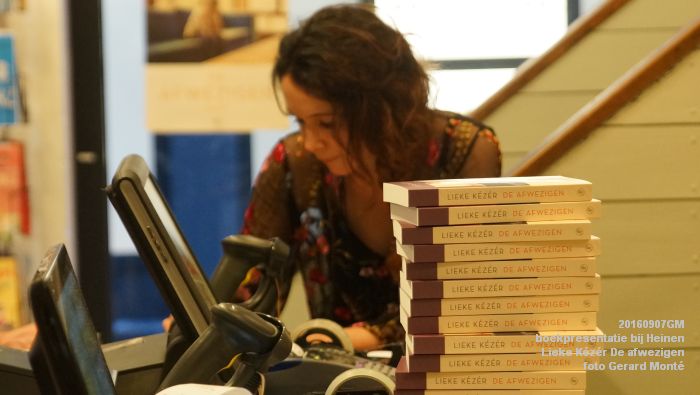 DSC02056- boekpresentatie bij Heinen - Lieke Kezer De afwezigen - 7september2016 - foto GerardMontE web DSC02056- boekpresentatie bij Heinen - Lieke Kezer De afwezigen - 7september2016 - foto GerardMontE web