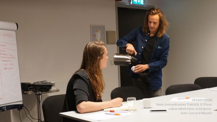 DSC05262- bieb bovenkamer workshop cabaretteksten schrijven Patrick en Floor - 23september2016 -  foto GerardMontE web