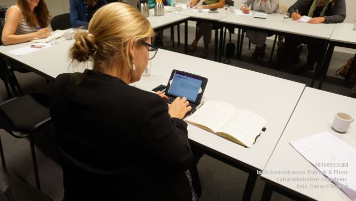 DSC05264- bieb bovenkamer workshop cabaretteksten schrijven Patrick en Floor - 23september2016 -  foto GerardMontE web