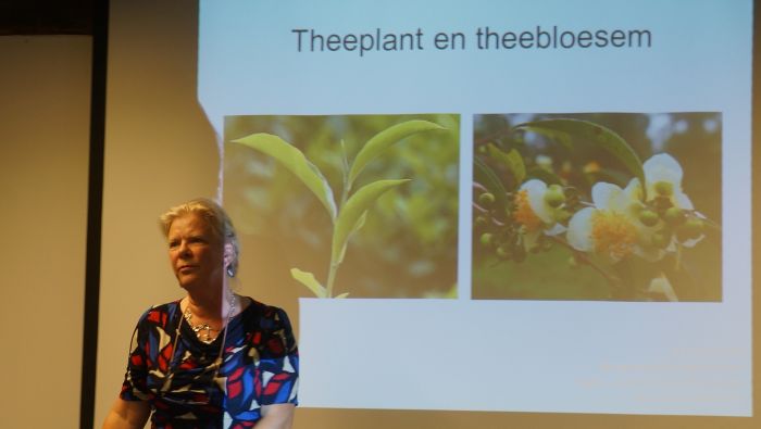 DSC06036- bieb bovenkamer MaandagMiddagMatinee - Koffie thee chocolade - 26september2016 -  foto GerardMontE web