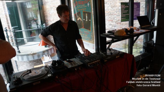 DSC04201- Muziek in de Toonzaal - FaQlab elektronica - 17september2016 -  foto GerardMontE web