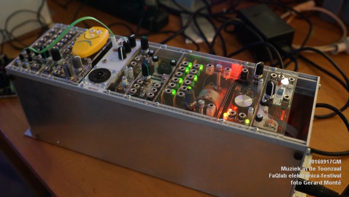 DSC04203- Muziek in de Toonzaal - FaQlab elektronica - 17september2016 -  foto GerardMontE web