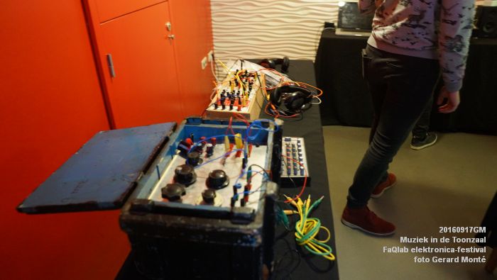 DSC04207- Muziek in de Toonzaal - FaQlab elektronica - 17september2016 -  foto GerardMontE web