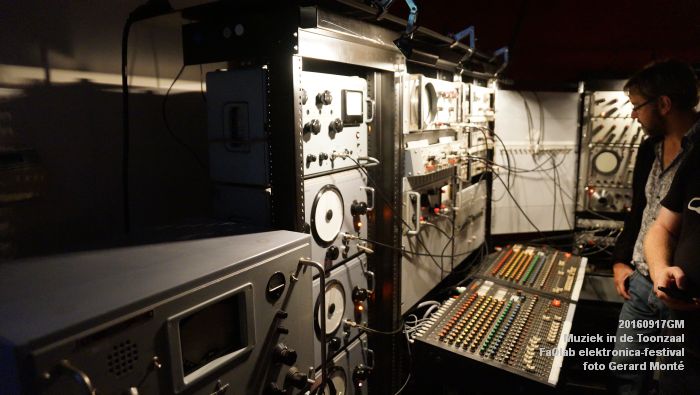 DSC04209- Muziek in de Toonzaal - FaQlab elektronica - 17september2016 -  foto GerardMontE web