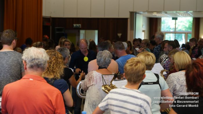 DSC04341- voorstelling Fanfari Bombari - repetitiefotos Biezenmortel- 18september2016 -  foto GerardMontE web