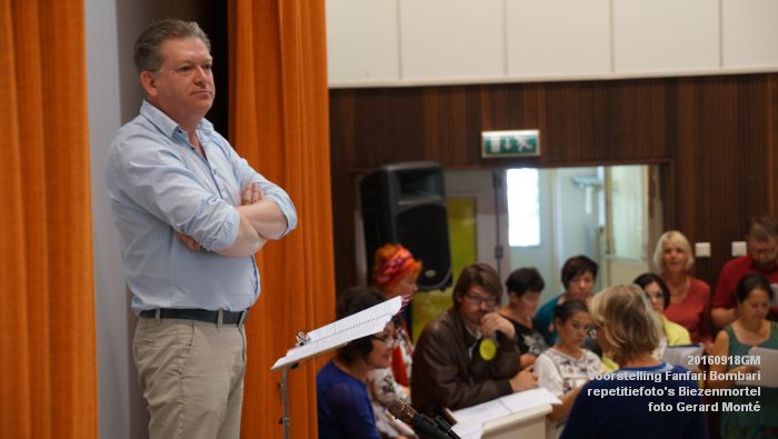 DSC04343- voorstelling Fanfari Bombari - repetitiefotos Biezenmortel- 18september2016 -  foto GerardMontE web