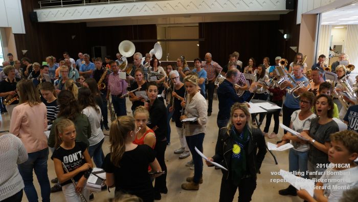 DSC04346- voorstelling Fanfari Bombari - repetitiefotos Biezenmortel- 18september2016 -  foto GerardMontE web