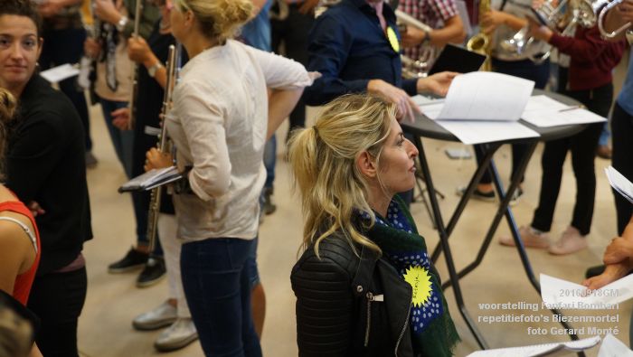 DSC04347- voorstelling Fanfari Bombari - repetitiefotos Biezenmortel- 18september2016 -  foto GerardMontE web