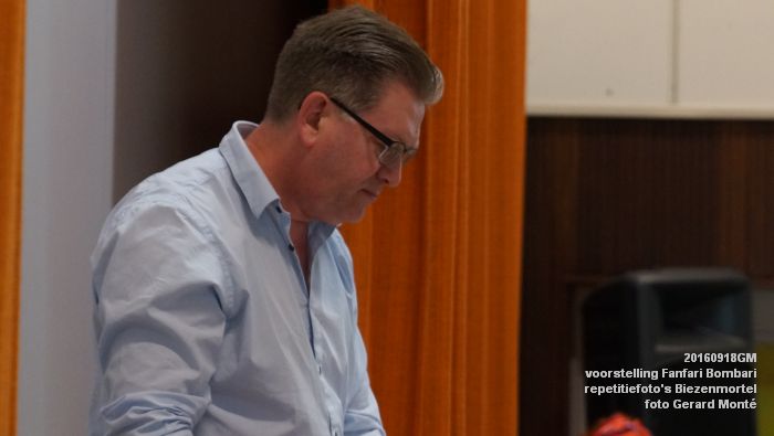 DSC04350- voorstelling Fanfari Bombari - repetitiefotos Biezenmortel- 18september2016 -  foto GerardMontE web