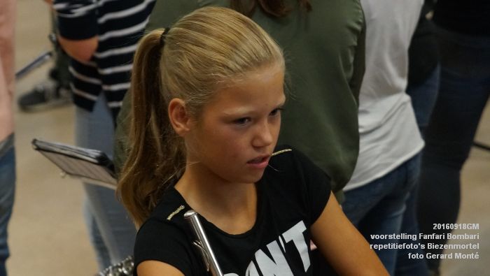 DSC04352- voorstelling Fanfari Bombari - repetitiefotos Biezenmortel- 18september2016 -  foto GerardMontE web