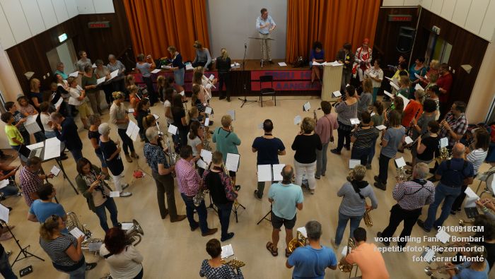 DSC04366- voorstelling Fanfari Bombari - repetitiefotos Biezenmortel- 18september2016 -  foto GerardMontE web