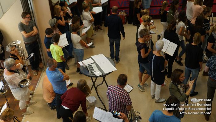 DSC04367- voorstelling Fanfari Bombari - repetitiefotos Biezenmortel- 18september2016 -  foto GerardMontE web