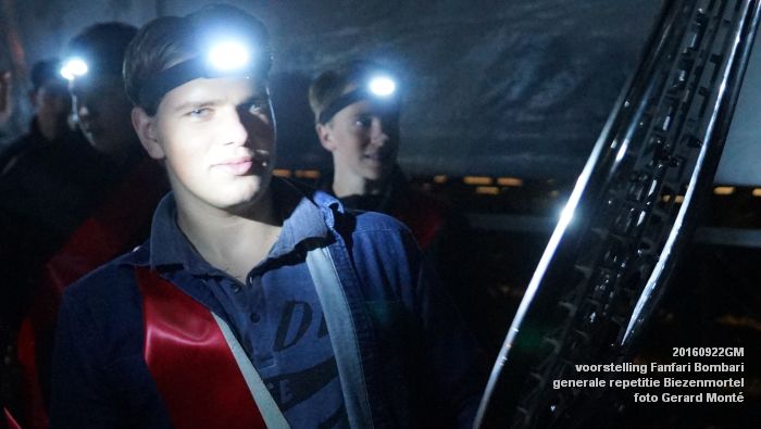 DSC04875-DSC05016- voorstelling Fanfari Bombari - generale repetitiefotos Biezenmortel- 22september2016 -  foto GerardMontE web