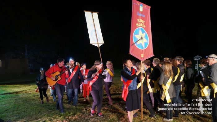 DSC04875-DSC05031- voorstelling Fanfari Bombari - generale repetitiefotos Biezenmortel- 22september2016 -  foto GerardMontE web
