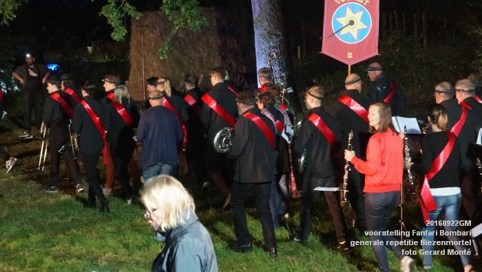 DSC04875-DSC05037- voorstelling Fanfari Bombari - generale repetitiefotos Biezenmortel- 22september2016 -  foto GerardMontE web