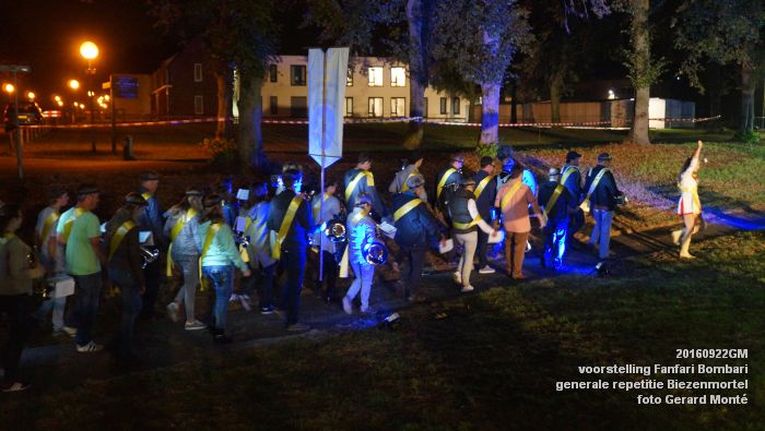 DSC04875-DSC05043- voorstelling Fanfari Bombari - generale repetitiefotos Biezenmortel- 22september2016 -  foto GerardMontE web