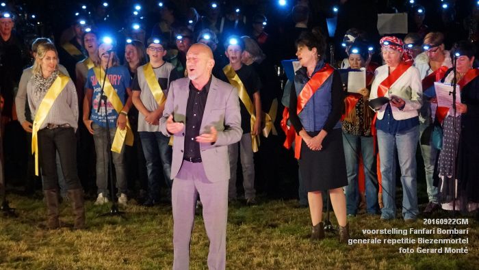 DSC04971- voorstelling Fanfari Bombari - generale repetitiefotos Biezenmortel- 22september2016 -  foto GerardMontE web