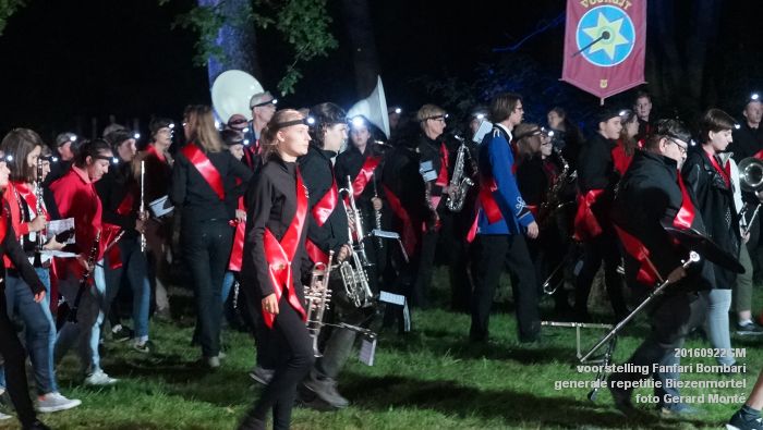 DSC05005- voorstelling Fanfari Bombari - generale repetitiefotos Biezenmortel- 22september2016 -  foto GerardMontE web