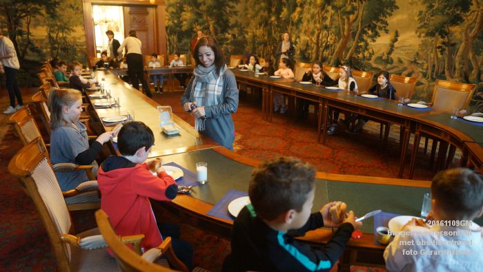 DSC03716- Het Nationaal Schoolontbijt - Burgemeestersontbijt met bbs Boschveld - 9november2016 - foto Gerard MontE web