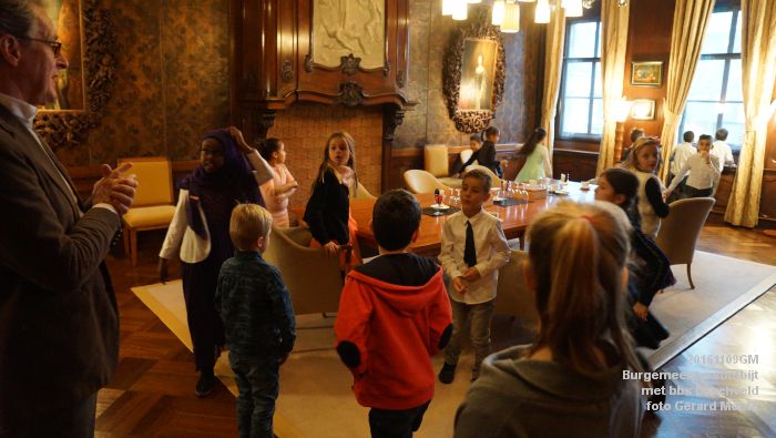 DSC03786- Het Nationaal Schoolontbijt - Burgemeestersontbijt met bbs Boschveld - 9november2016 - foto Gerard MontE web