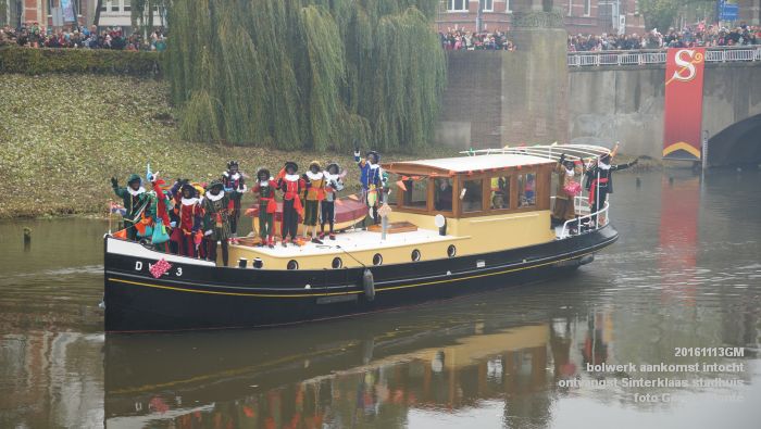 DSC04426- bolwerk aankomst intocht ontvangst Sinterklaas stadhuis - 13november2016 - foto Gerard MontE web