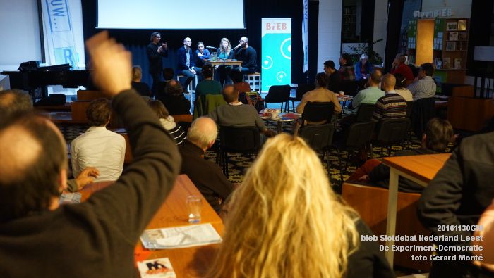 DSC00495- biebplein Slotdebat Nederland Leest - De Experiment-Democratie - 30november2016 - foto GerardMontE web DSC00495- biebplein Slotdebat Nederland Leest - De Experiment-Democratie - 30november2016 - foto GerardMontE web