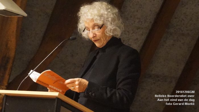 DSC01323- Nelleke Noordervliet over haar nieuwe boek Aan het eind van de dag - 6december2016 - foto GerardMontE web