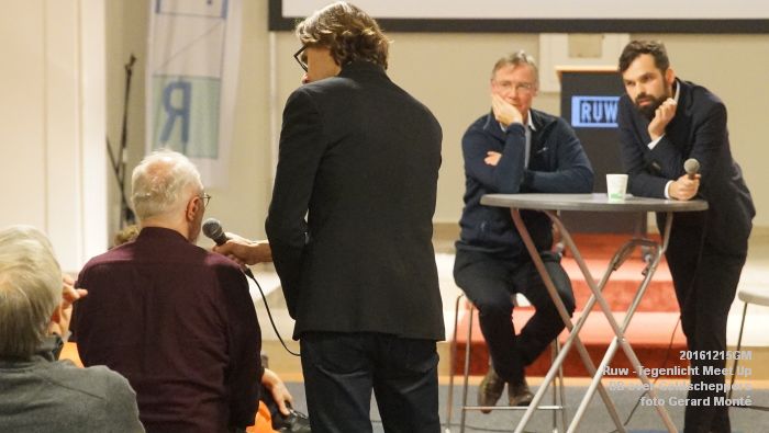 DSC02805- Ruw -Tegenlicht Meet Up Den Bosch over Geldscheppers - 15december2016 - foto GerardMontE web