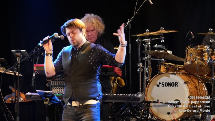 f052DSC09201- Willem-Twee poppodium - Top 2000 the best of live- 6jan2018 - foto GerardMontE web