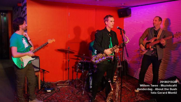 DSC05794- Willem Twee - Muziekcafe op donderdag in de Concertzaal - About the Bush - 15feb2018 - foto GerardMontE web