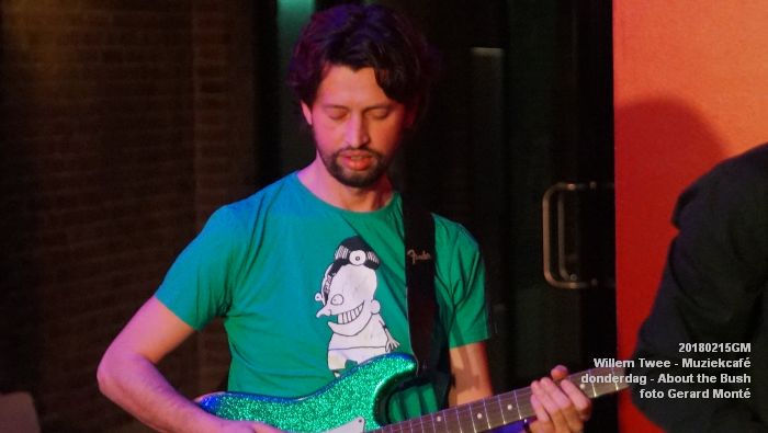 DSC05799- Willem Twee - Muziekcafe op donderdag in de Concertzaal - About the Bush - 15feb2018 - foto GerardMontE web