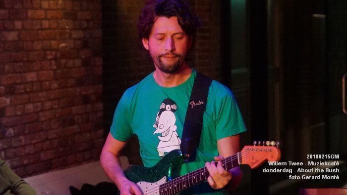 DSC05801- Willem Twee - Muziekcafe op donderdag in de Concertzaal - About the Bush - 15feb2018 - foto GerardMontE web