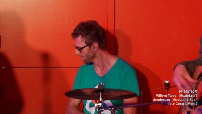 DSC05802- Willem Twee - Muziekcafe op donderdag in de Concertzaal - About the Bush - 15feb2018 - foto GerardMontE web