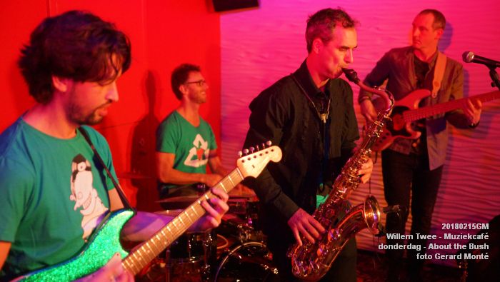 DSC05815- Willem Twee - Muziekcafe op donderdag in de Concertzaal - About the Bush - 15feb2018 - foto GerardMontE web