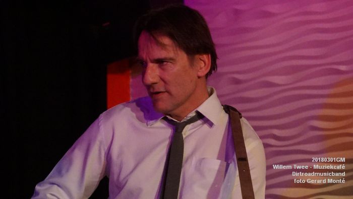 GDSC05262- Willem Twee - Muziekcafe op donderdag in de Concertzaal - Dirtroadmusicband - 1mrt2018 - foto GerardMontE web