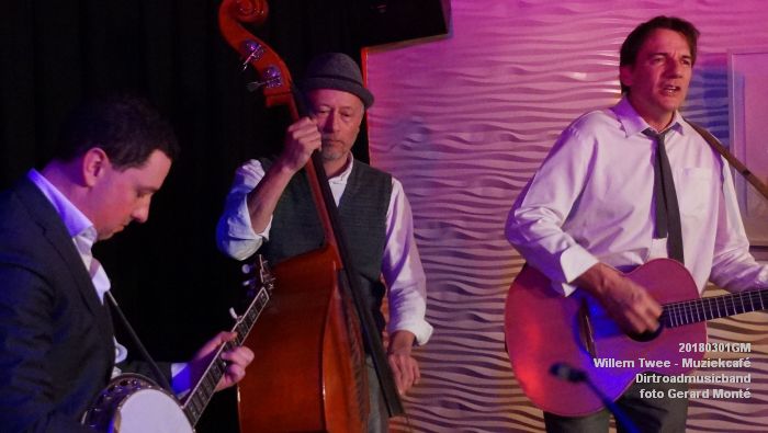 GDSC05266- Willem Twee - Muziekcafe op donderdag in de Concertzaal - Dirtroadmusicband - 1mrt2018 - foto GerardMontE web