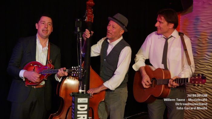 GDSC05272- Willem Twee - Muziekcafe op donderdag in de Concertzaal - Dirtroadmusicband - 1mrt2018 - foto GerardMontE web