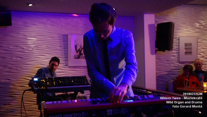 fDSC06078- Willem Twee - Muziekcafe op donderdag in de Concertzaal - Wild Organ and Drums - 22feb2018 - foto GerardMontE web