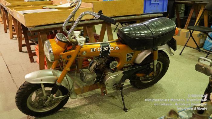 DSC00295- Oldtimerbeurs voor Motoren Bromfietsen en Fietsen - Autotron Rosmalen - 14jan2018 - foto GerardMontE web